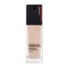Shiseido Synchro Skin Radiant Lifting SPF30 Puder za ženske 30 ml Odtenek 110 Alabaster