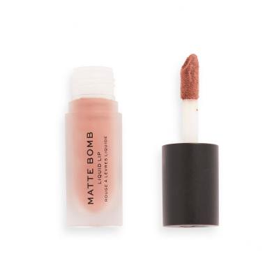 Makeup Revolution London Matte Bomb Šminka za ženske 4,6 ml Odtenek Delicate Brown