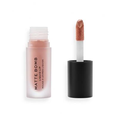 Makeup Revolution London Matte Bomb Šminka za ženske 4,6 ml Odtenek Nude Charm