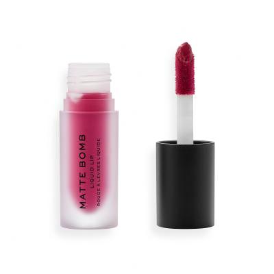 Makeup Revolution London Matte Bomb Šminka za ženske 4,6 ml Odtenek Burgundy Star