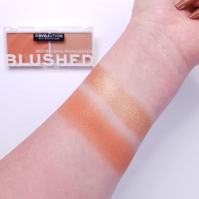 Revolution Relove Colour Play Blushed Duo Blush &amp; Highlighter Paletka za konturing za ženske 5,8 g Odtenek Queen