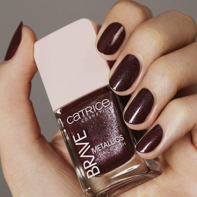 Catrice Brave Metallics Nail Polish Lak za nohte za ženske 10,5 ml Odtenek 04 Love You Cherry Much