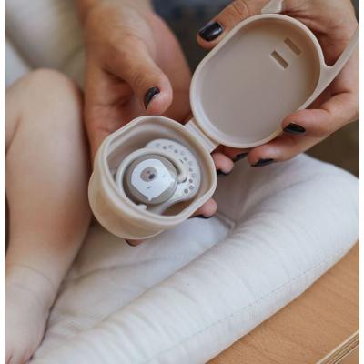 LOVI Soother Container Beige Škatlica za dudo za otroke 1 kos