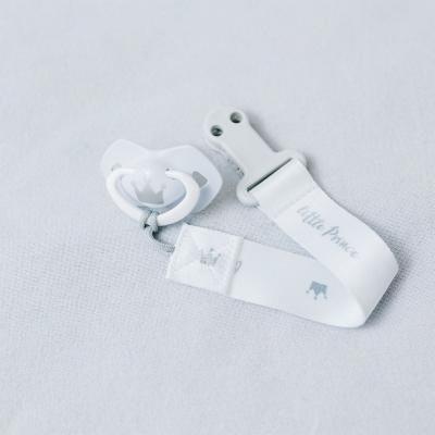 Canpol babies Royal Baby Soother Clip With Ribbon Little Prince Verižica za dudo za otroke 1 kos