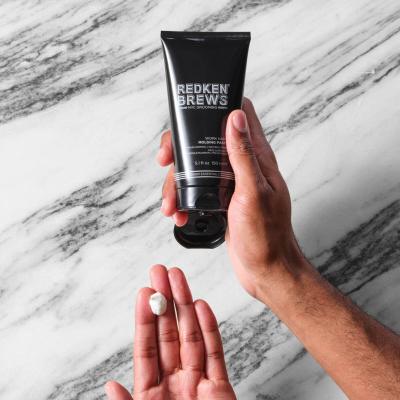 Redken Brews Hard Molding Paste Vosek za lase za moške 150 ml