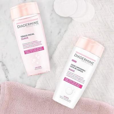 Diadermine Hydrating Cleansing Milk Čistilno mleko za ženske 200 ml