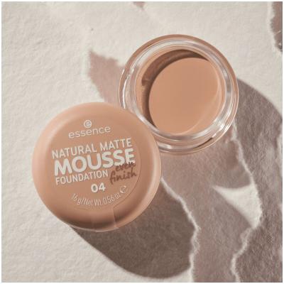 Essence Natural Matte Mousse Puder za ženske 16 g Odtenek 04