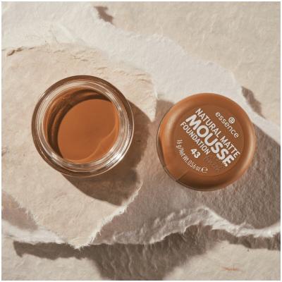 Essence Natural Matte Mousse Puder za ženske 16 g Odtenek 43