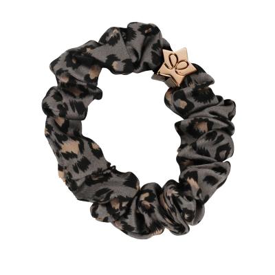 By Eloise London Silk Scrunchie Gold Star Elastika za lase za ženske 1 kos Odtenek Grey Leopard